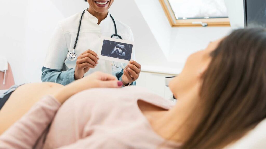 ¿Qué cubre el seguro de salud durante el embarazo?
