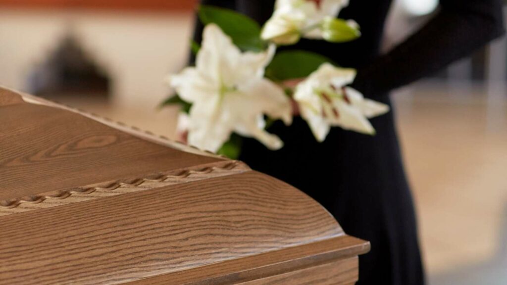 Ceremonias funerarias: velatorio, tanatorio y funeral
